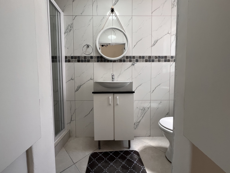 To Let 1 Bedroom Property for Rent in Flamingo Vlei Western Cape